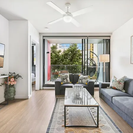 Cosy 2-Bed With Pool Bbq Area And Secure Parking Apartment Brisbane Exterior photo